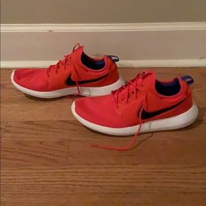 Men’s size 11 Nike tennis shoes (gently used)